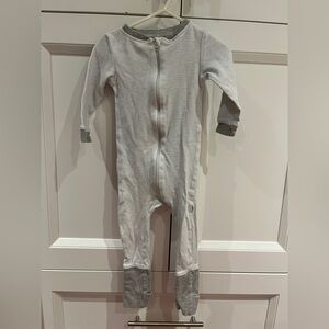 4/$20 Snugabye 18 month sleeper